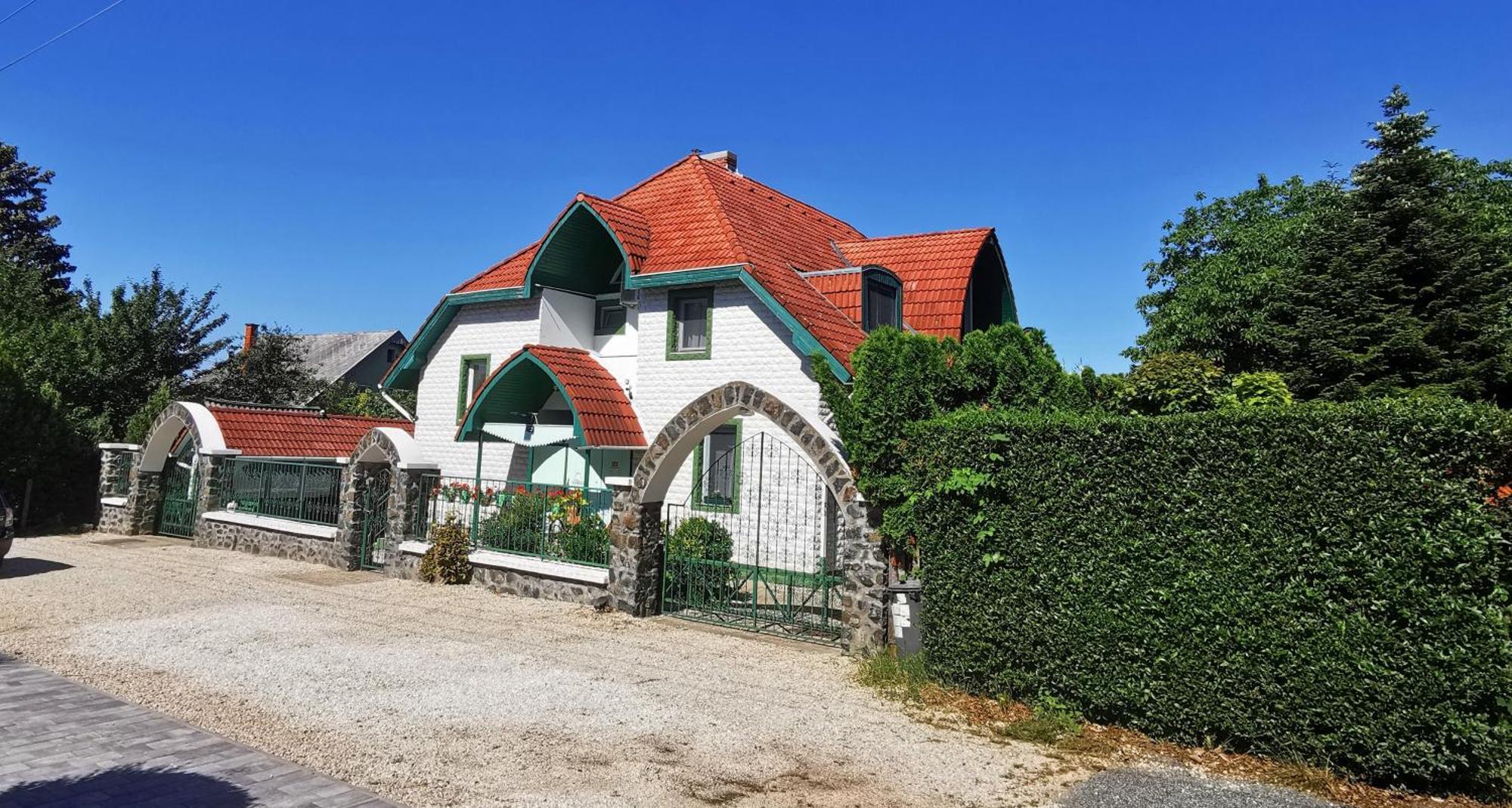 Dolce Villa Balaton Gasthof Vonyarcvashegy